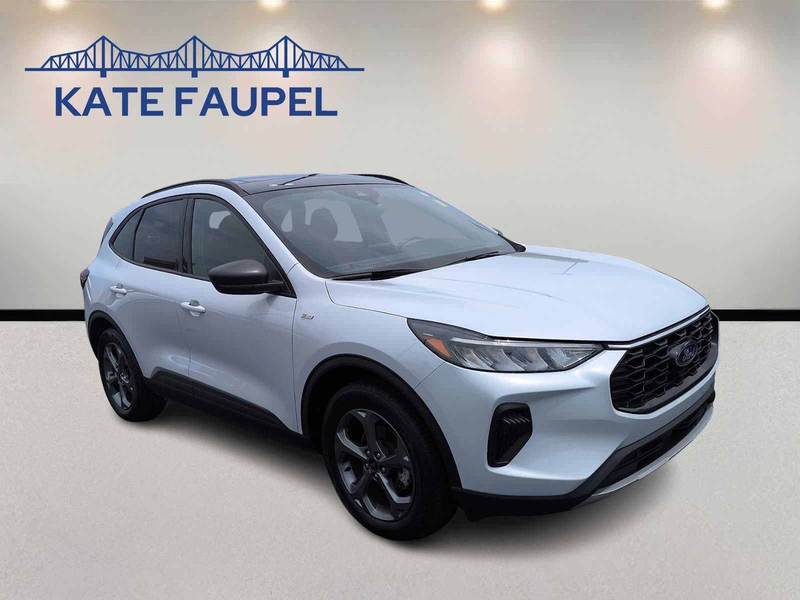 2025 Ford Escape ST-Line — photo 1 of 31