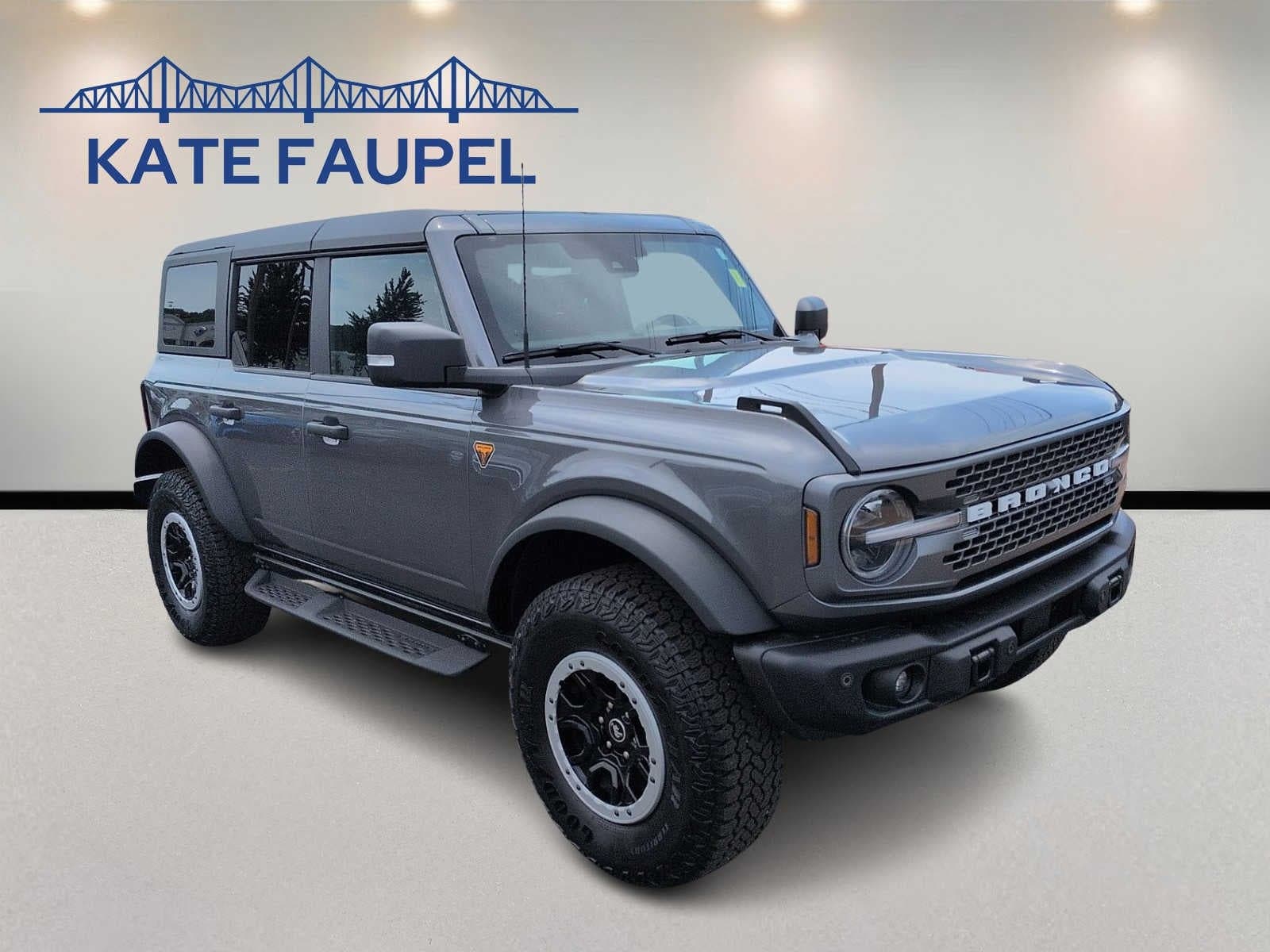 2025 Ford Bronco Badlands — photo 1 of 32