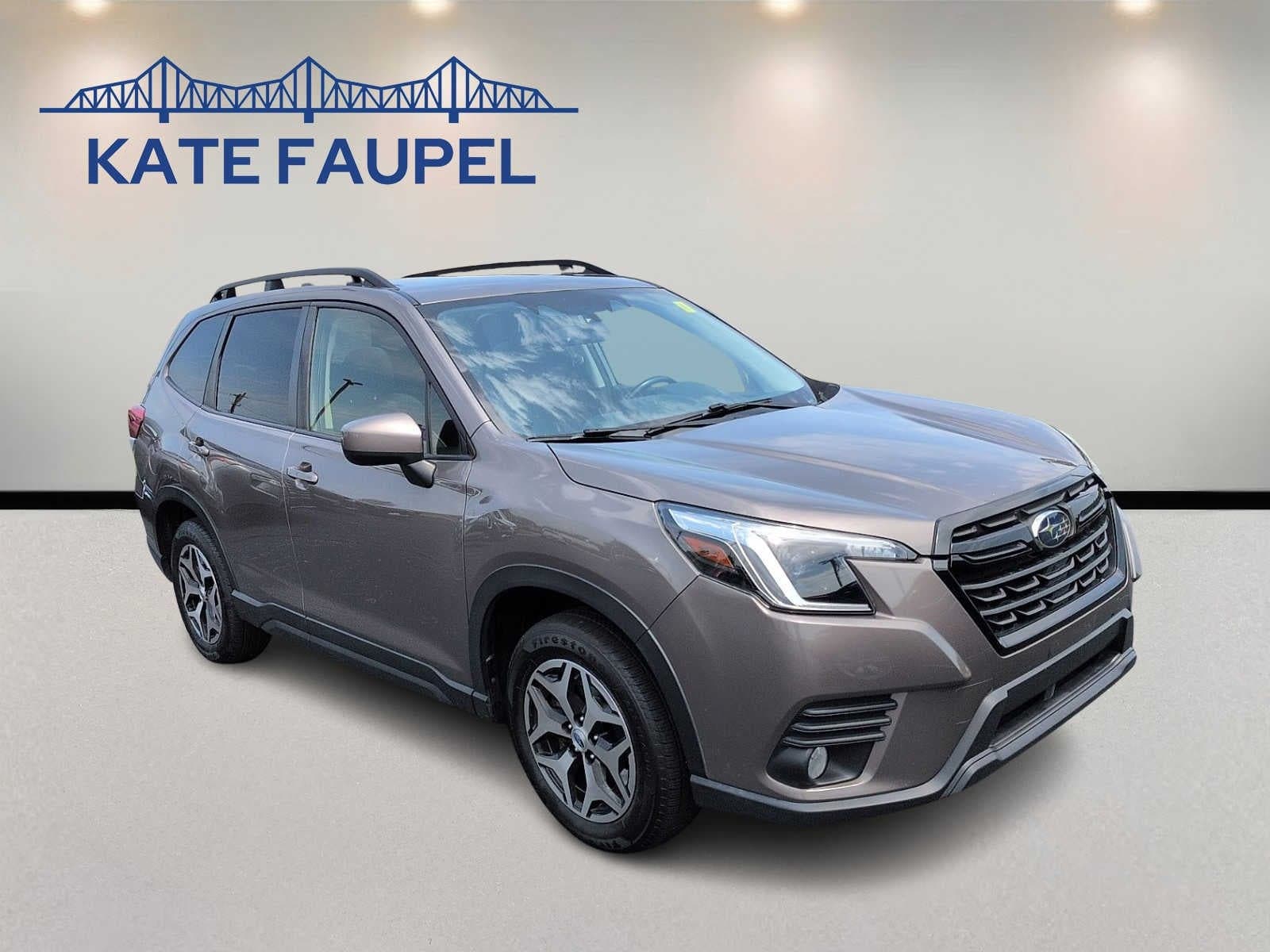 2023 Subaru Forester Premium — photo 1 of 31