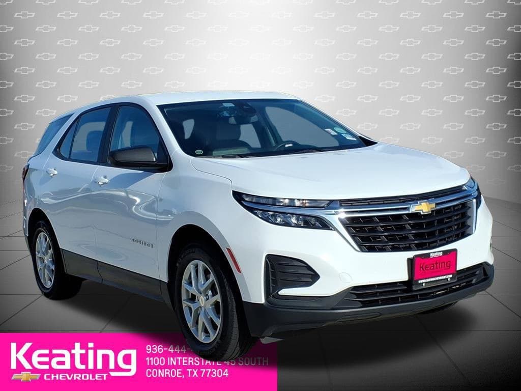2022 Chevrolet Equinox LS — photo 1 of 42