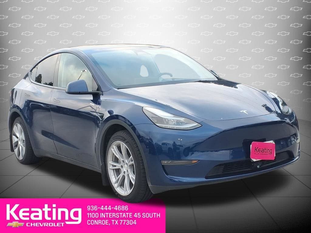 2024 Tesla Model Y Long Range — photo 1 of 5