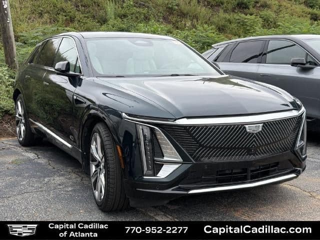 2024 Cadillac LYRIQ Luxury — photo 1 of 7