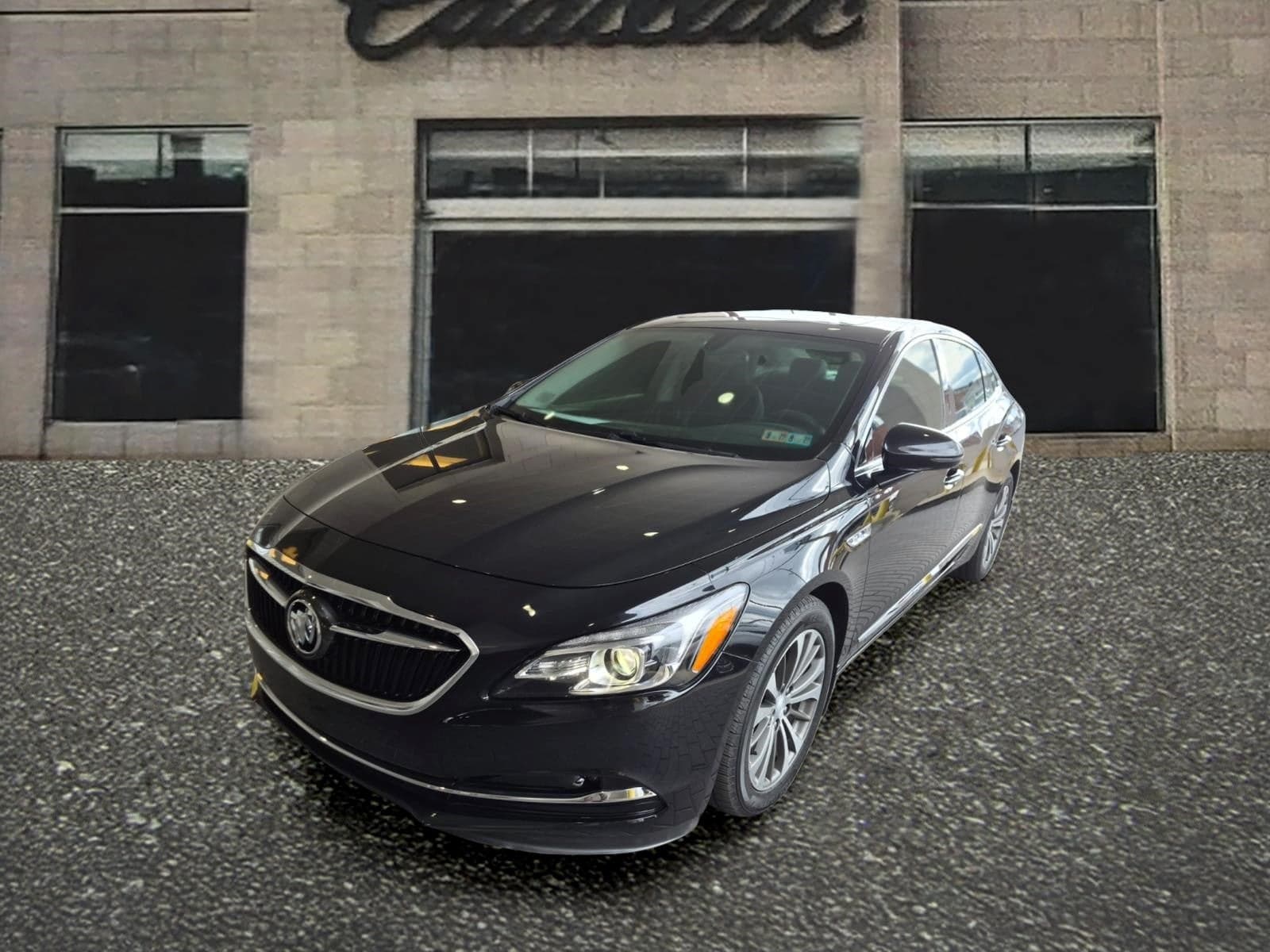 2017 Buick LaCrosse Essence — photo 1 of 41
