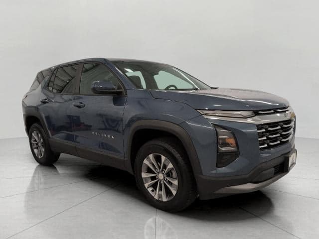2025 Chevrolet Equinox AWD LT — photo 1 of 5