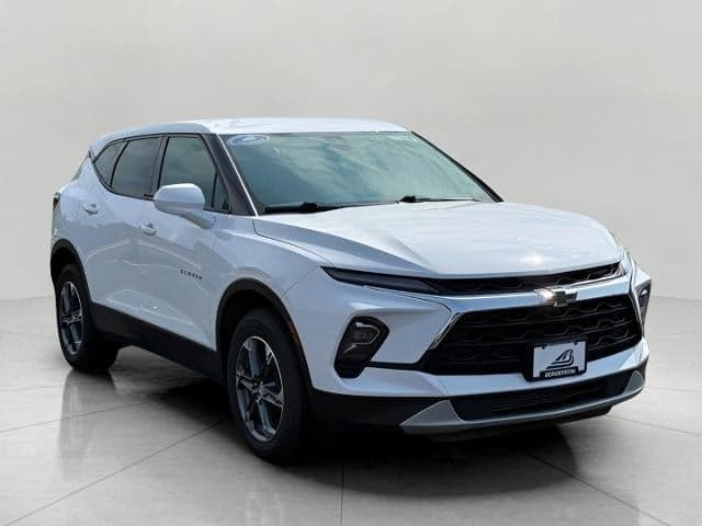 2024 Chevrolet Blazer LT — photo 1 of 5