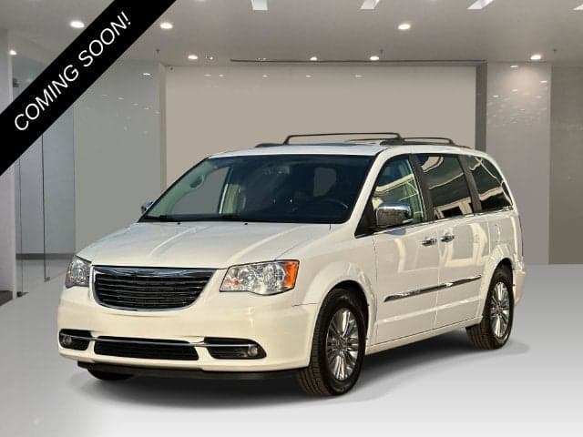 2016 Chrysler Town & Country Touring-L Anniversary Edition — photo 1 of 5