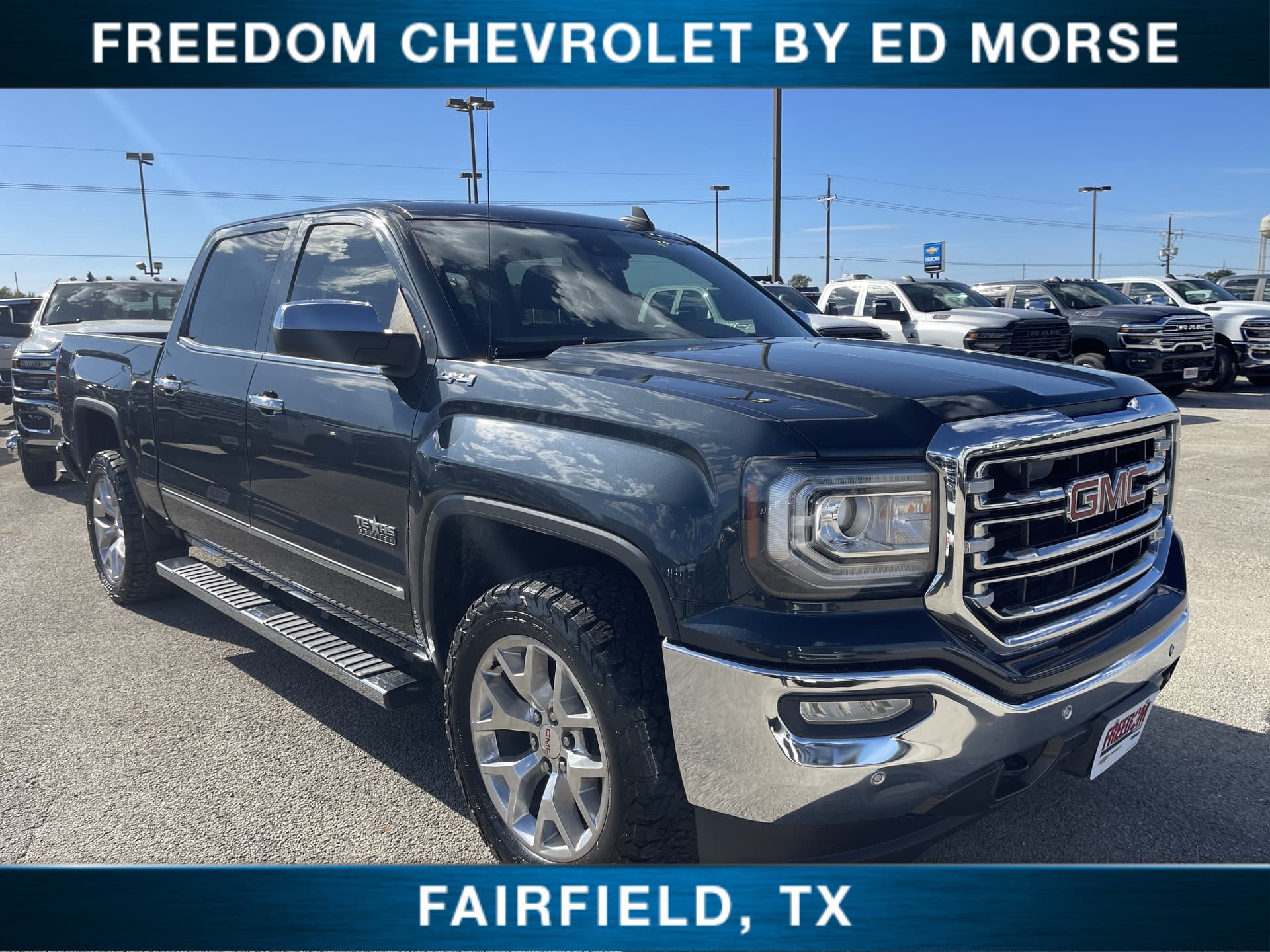 2017 GMC Sierra 1500 SLT — photo 1 of 5
