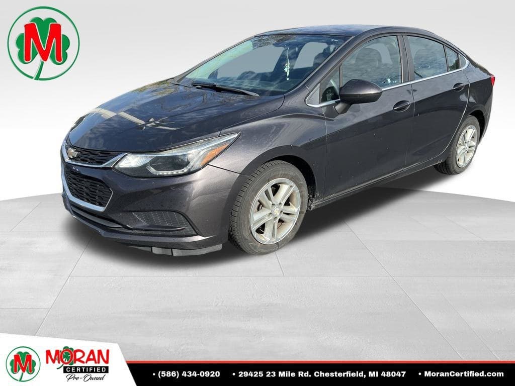 2017 Chevrolet Cruze LT — photo 1 of 5