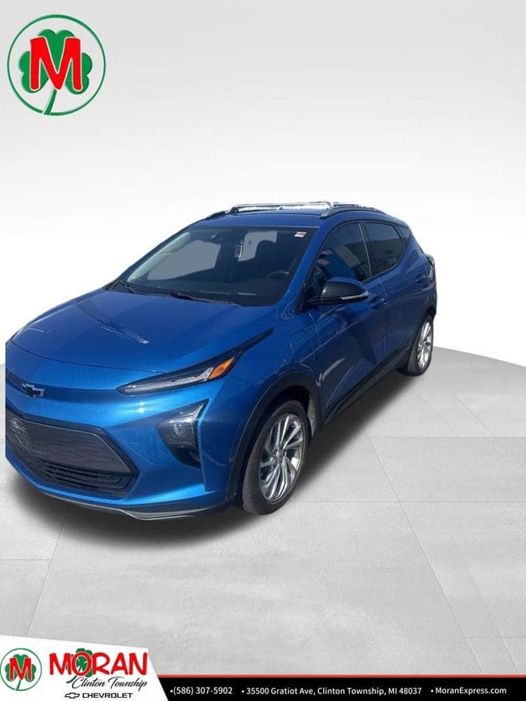 2023 Chevrolet Bolt EUV LT — photo 1 of 5