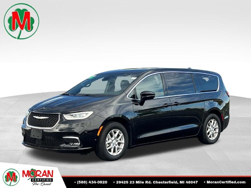 2026 Chrysler Pacifica Select — photo 1 of 5