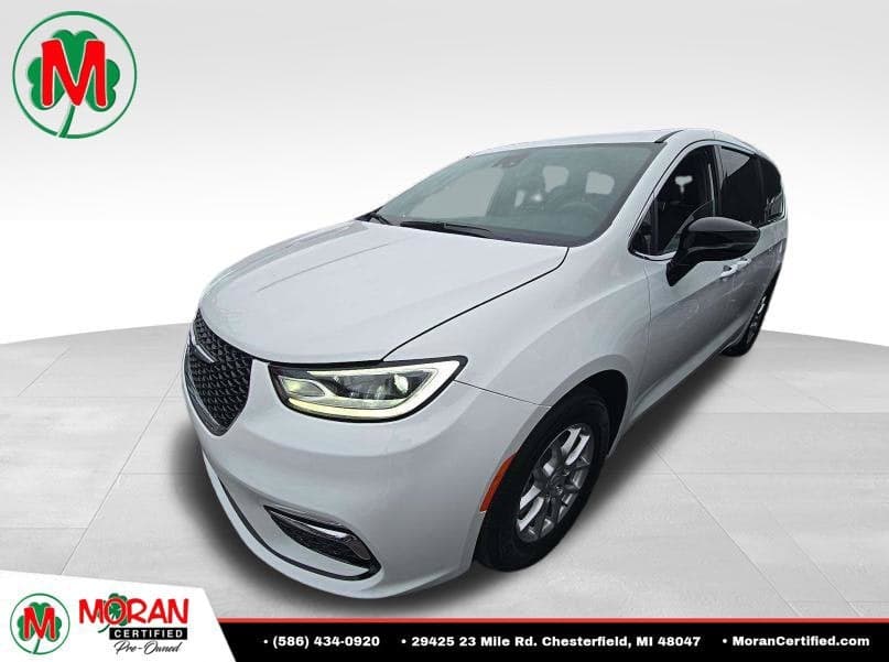 2026 Chrysler Pacifica Select — photo 1 of 5
