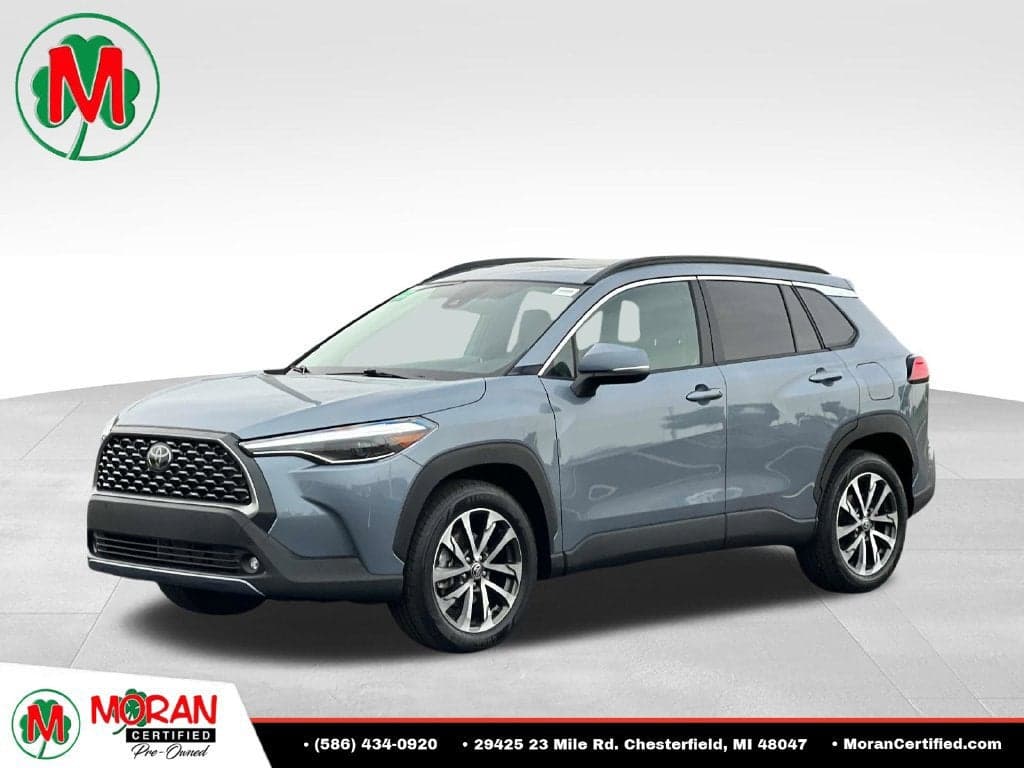 2022 Toyota Corolla Cross XLE — photo 1 of 5