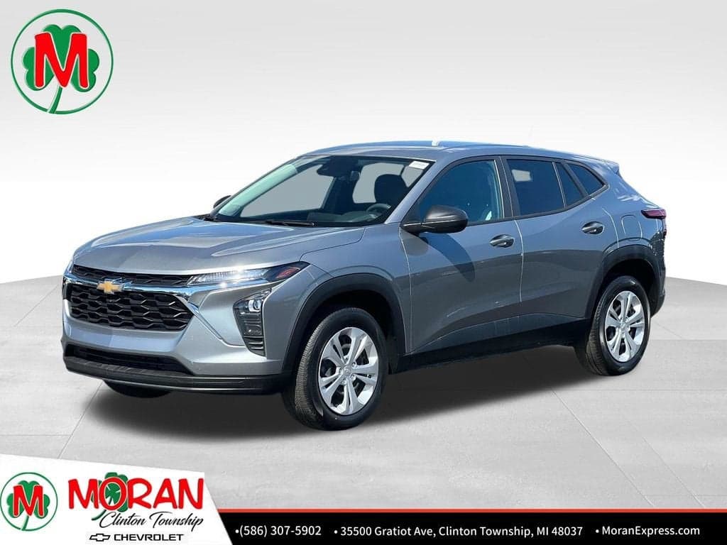 2024 Chevrolet Trax LS — photo 1 of 5