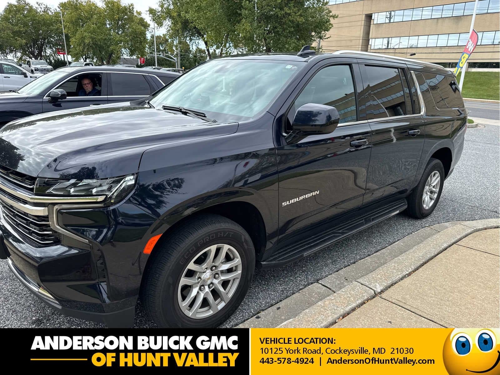 2023 Chevrolet Suburban LT — photo 1 of 20