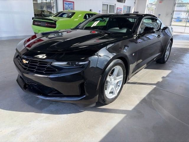 2023 Chevrolet Camaro 1LT — photo 1 of 5
