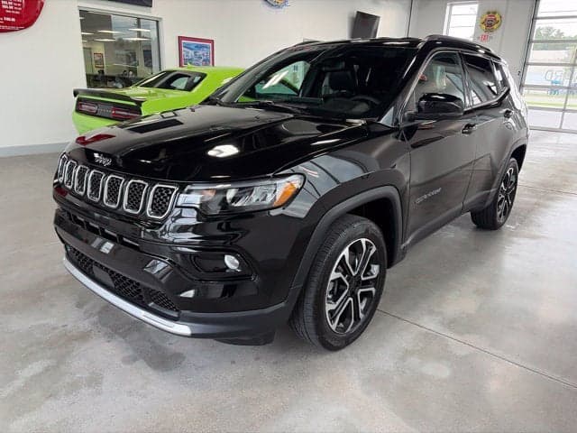 2023 Jeep Compass Limited — photo 1 of 5