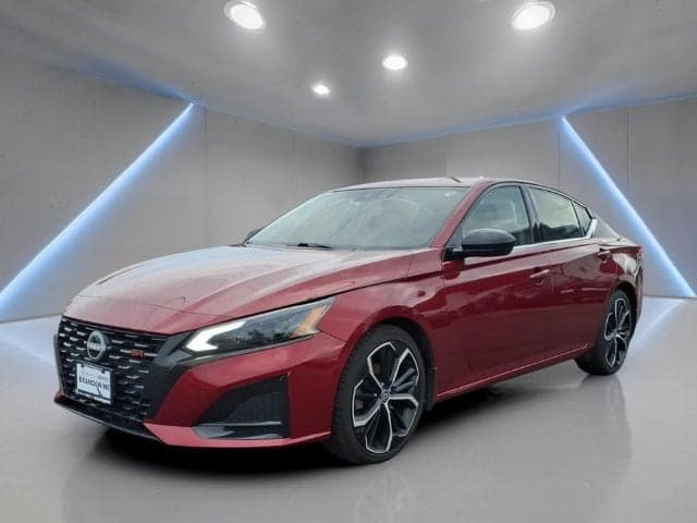 2023 Nissan Altima 2.5 SR — photo 1 of 5