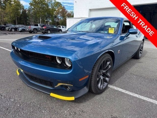 2023 Dodge Challenger R/T Scat Pack — photo 1 of 5
