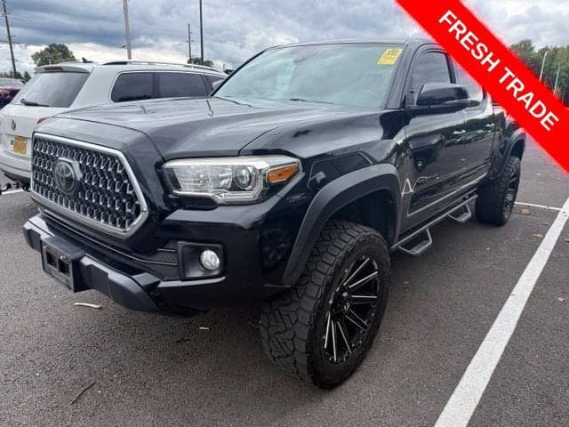 2018 Toyota Tacoma SR5 — photo 1 of 4