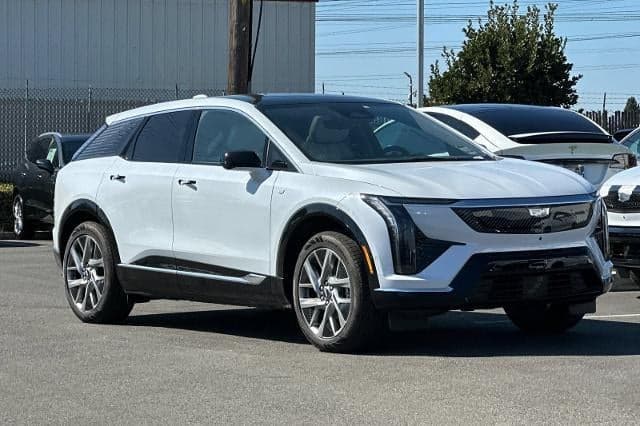 2027 Cadillac OPTIQ Luxury — photo 1 of 31