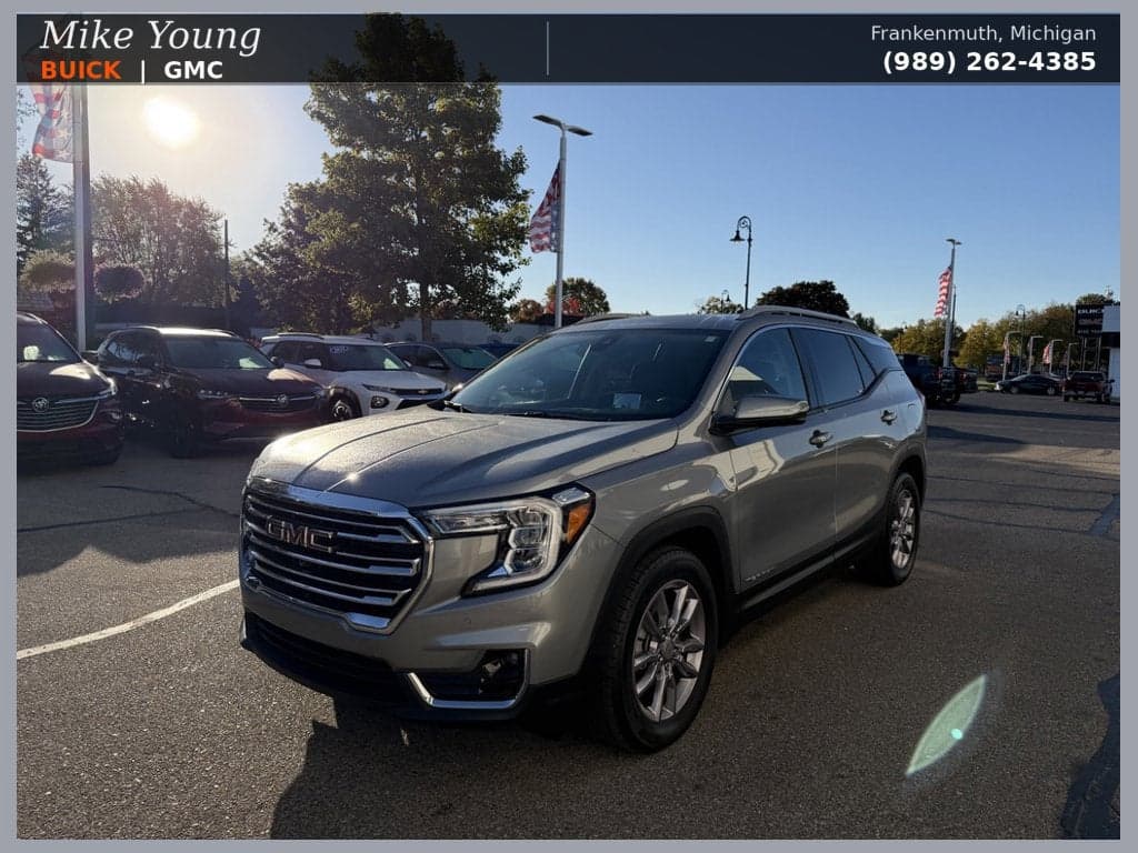 2024 GMC Terrain SLT — photo 1 of 5