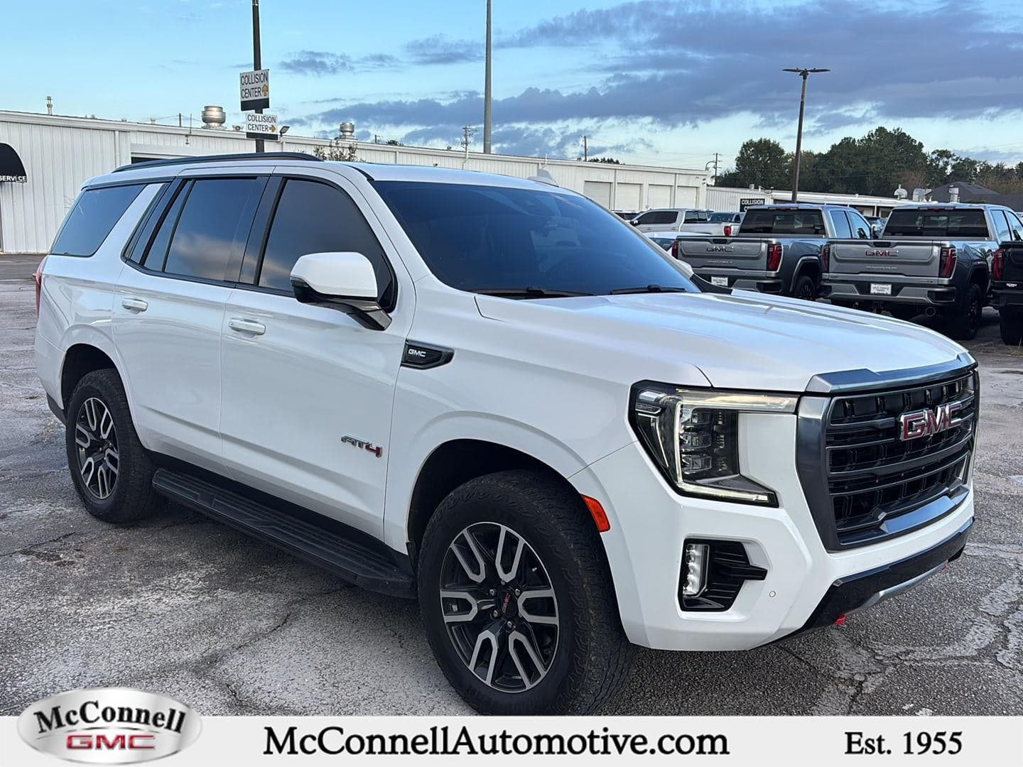 2024 GMC Yukon AT4 — photo 1 of 5