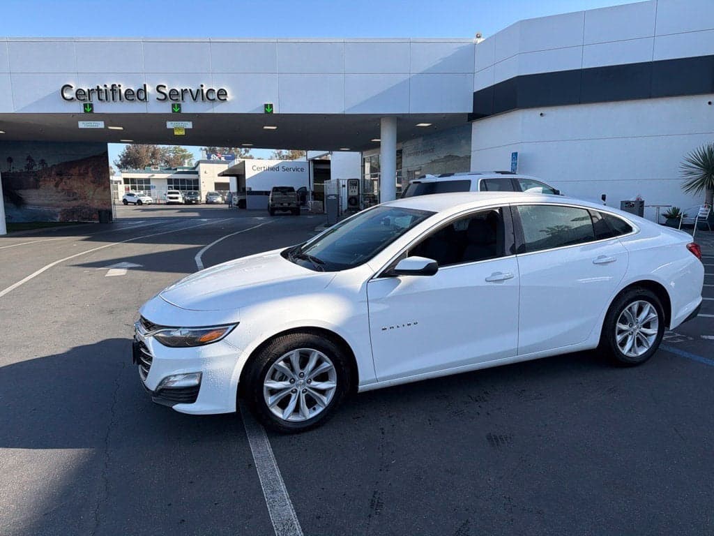 2024 Chevrolet Malibu 1LT — photo 1 of 33