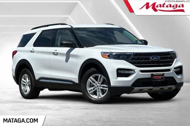 2023 Ford Explorer XLT — photo 1 of 3
