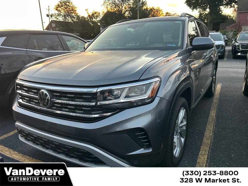 2022 Volkswagen Atlas 2.0T SE w/Technology — photo 1 of 12