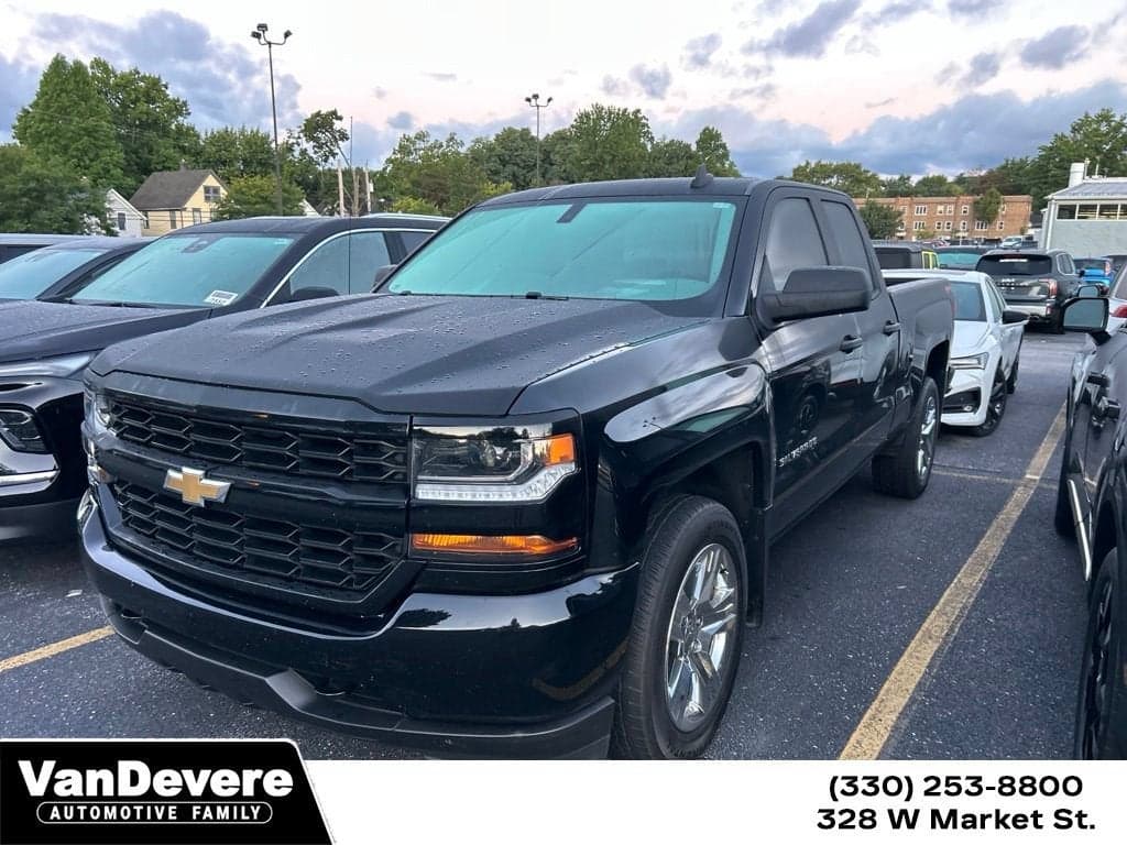 2019 Chevrolet Silverado 1500 LD Custom — photo 1 of 28