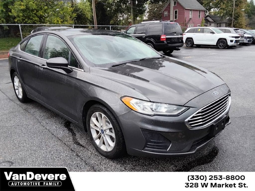 2019 Ford Fusion SE — photo 1 of 5