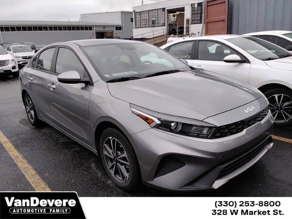 2022 Kia Forte LXS — photo 1 of 5