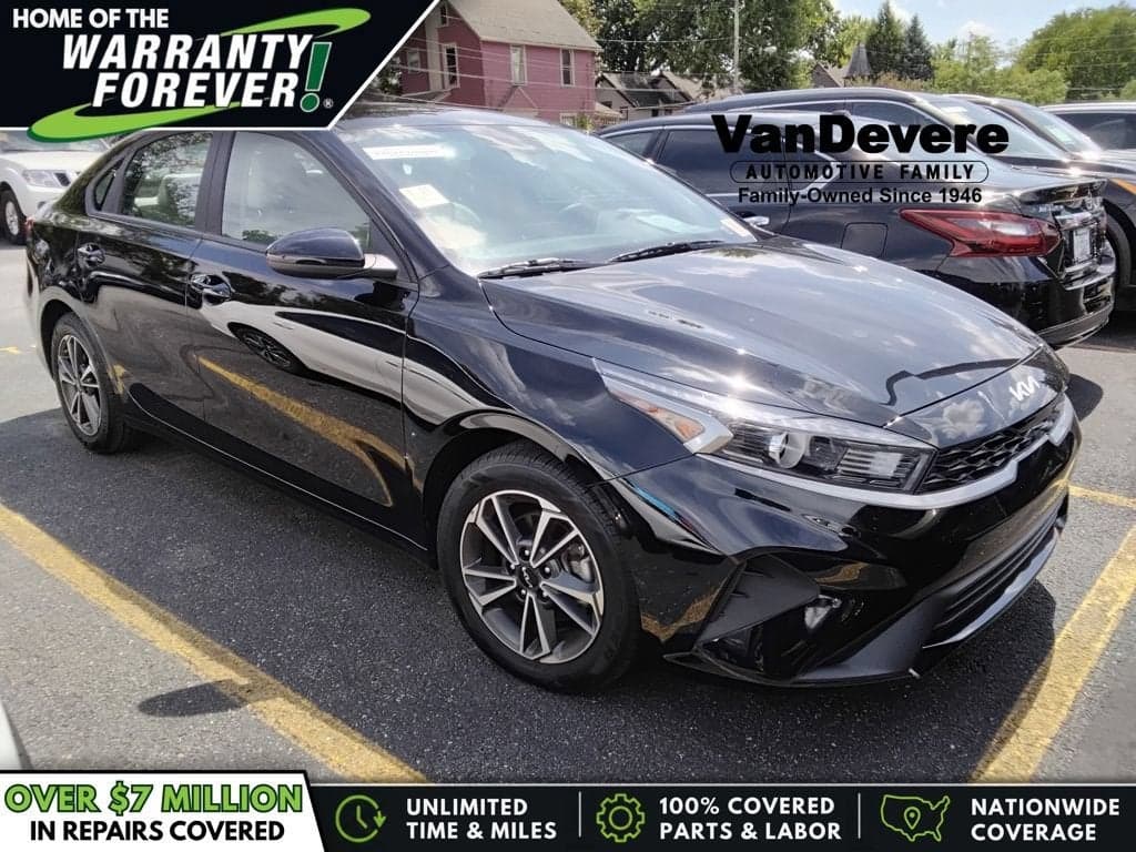 2023 Kia Forte LXS — photo 1 of 12