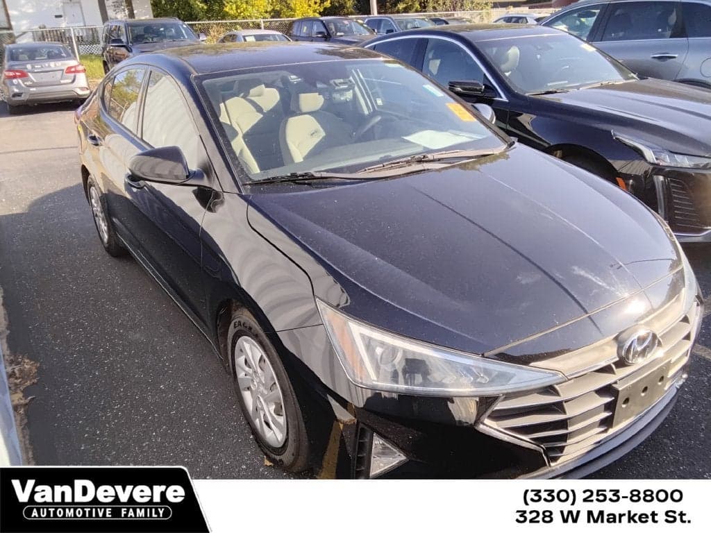 2020 Hyundai Elantra SE — photo 1 of 5