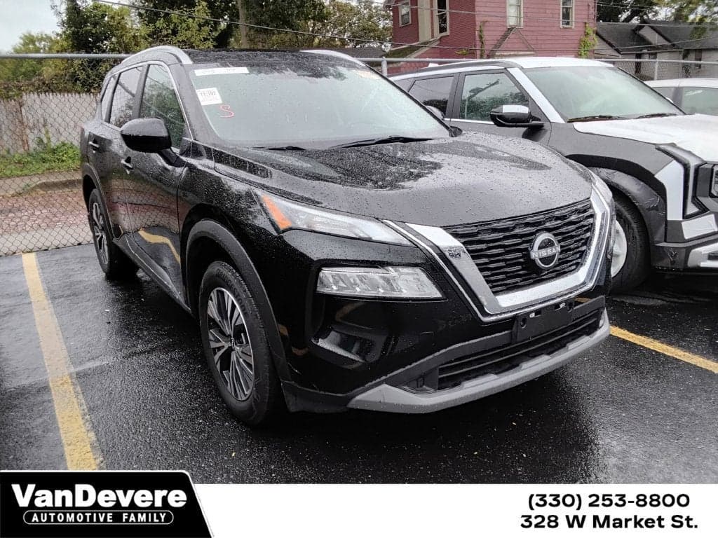 2023 Nissan Rogue SV — photo 1 of 5