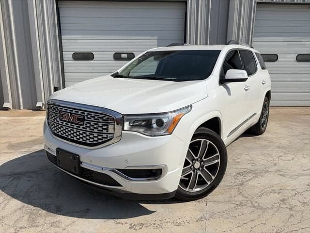 2018 GMC Acadia Denali — photo 1 of 5