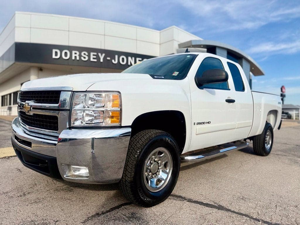 2007 Chevrolet Silverado 2500HD LT w/1LT — photo 1 of 5