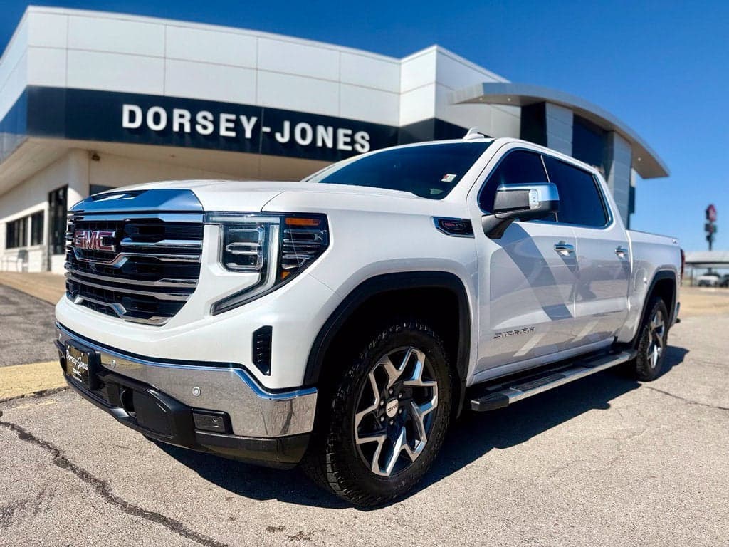 2025 GMC Sierra 1500 SLT — photo 1 of 5