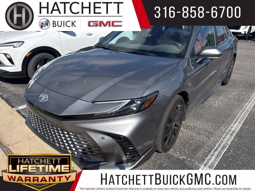 2025 Toyota Camry LE — photo 1 of 5