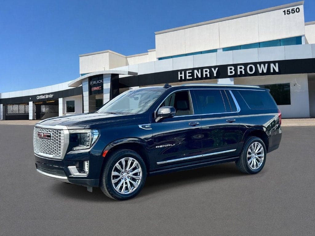 2022 GMC Yukon XL Denali — photo 1 of 52