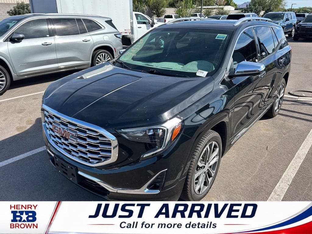 2020 GMC Terrain Denali — photo 1 of 5