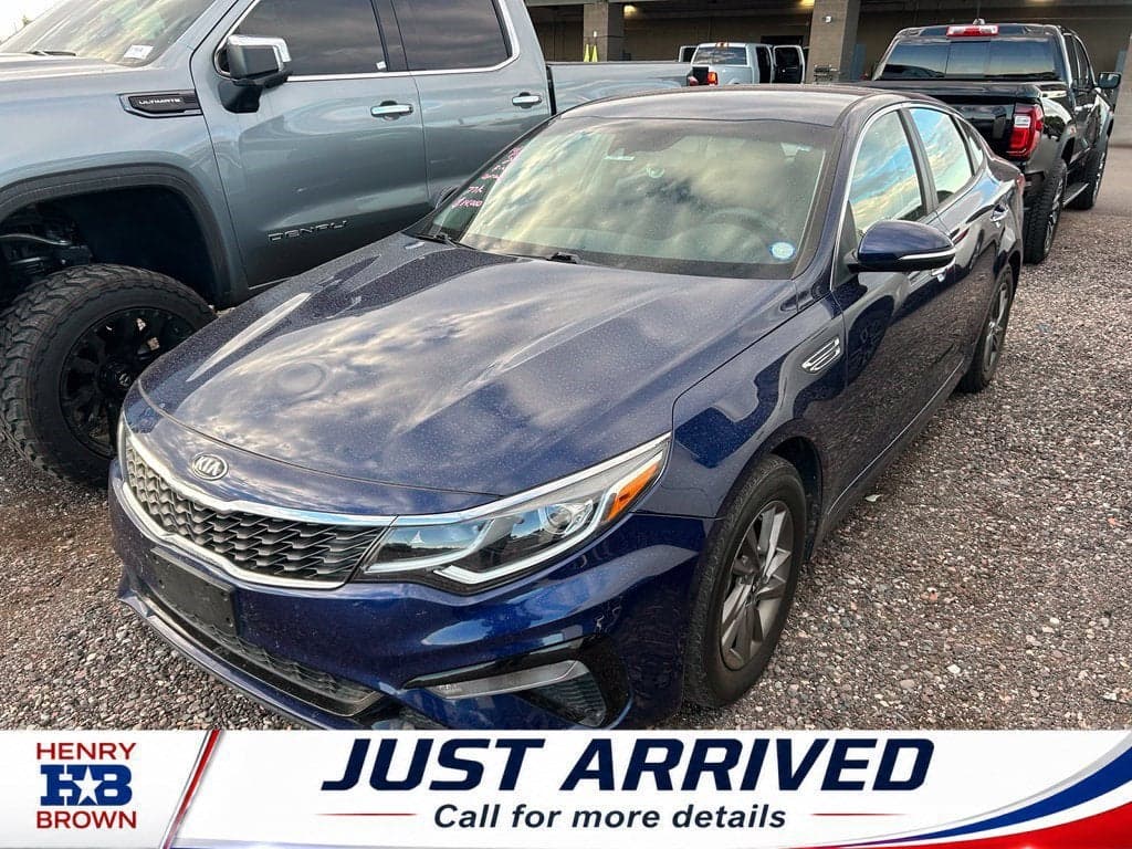 2020 Kia Optima LX — photo 1 of 4