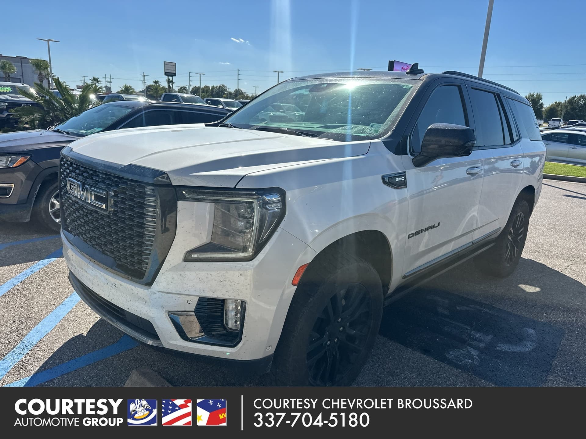 2023 GMC Yukon Denali Ultimate — photo 1 of 5
