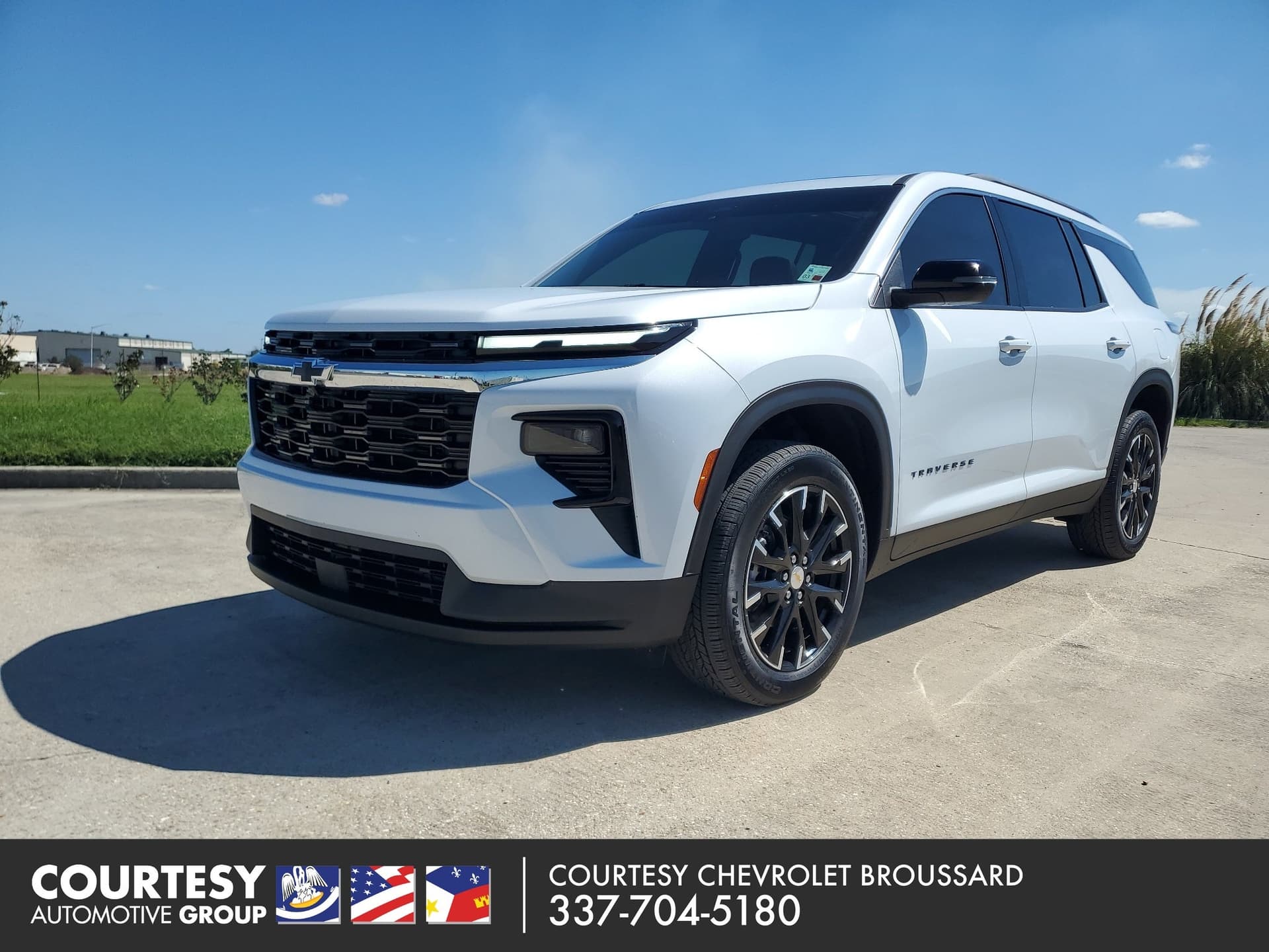 2026 Chevrolet Traverse FWD LT — photo 1 of 5