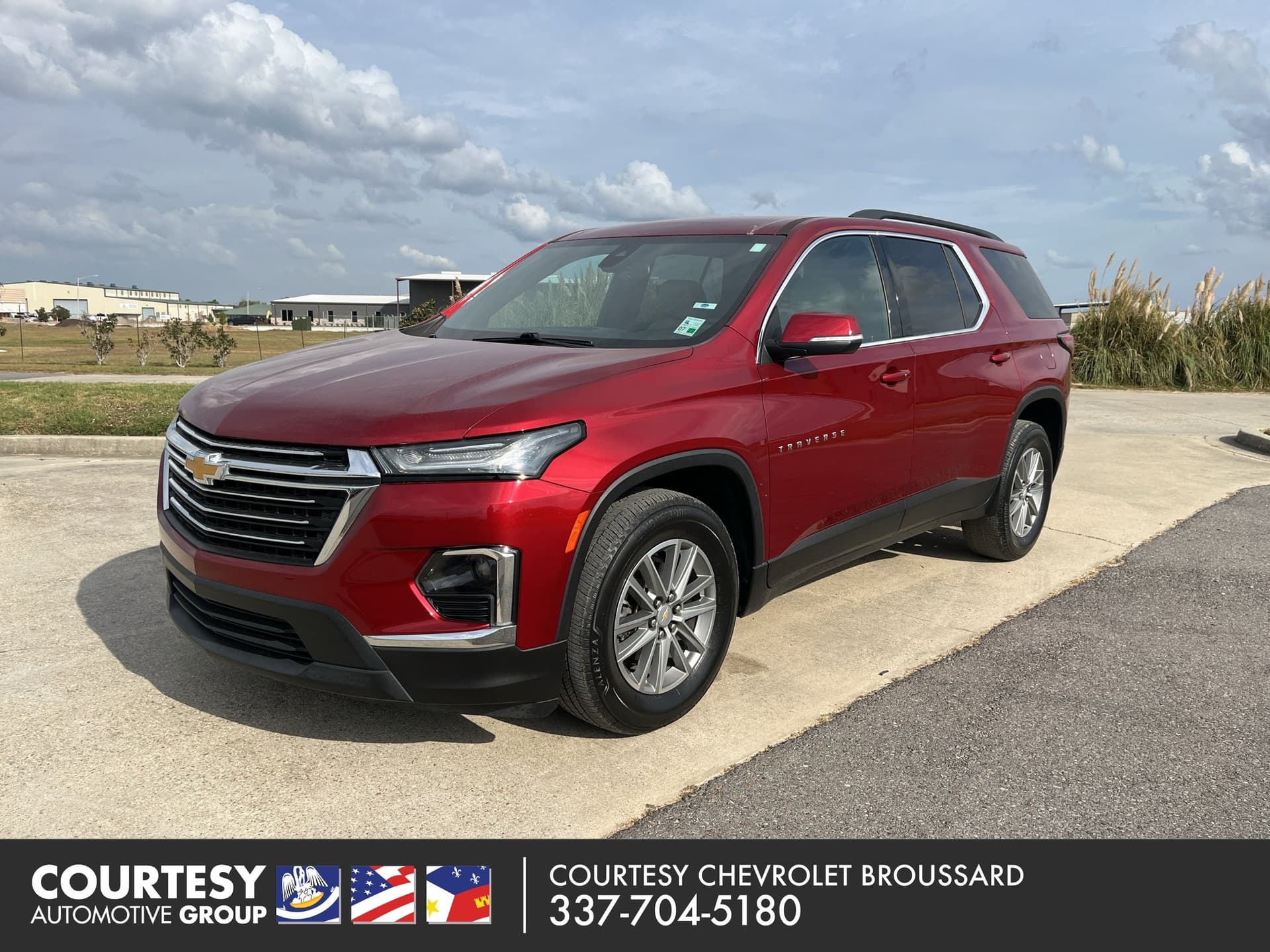 2023 Chevrolet Traverse LT Cloth — photo 1 of 5