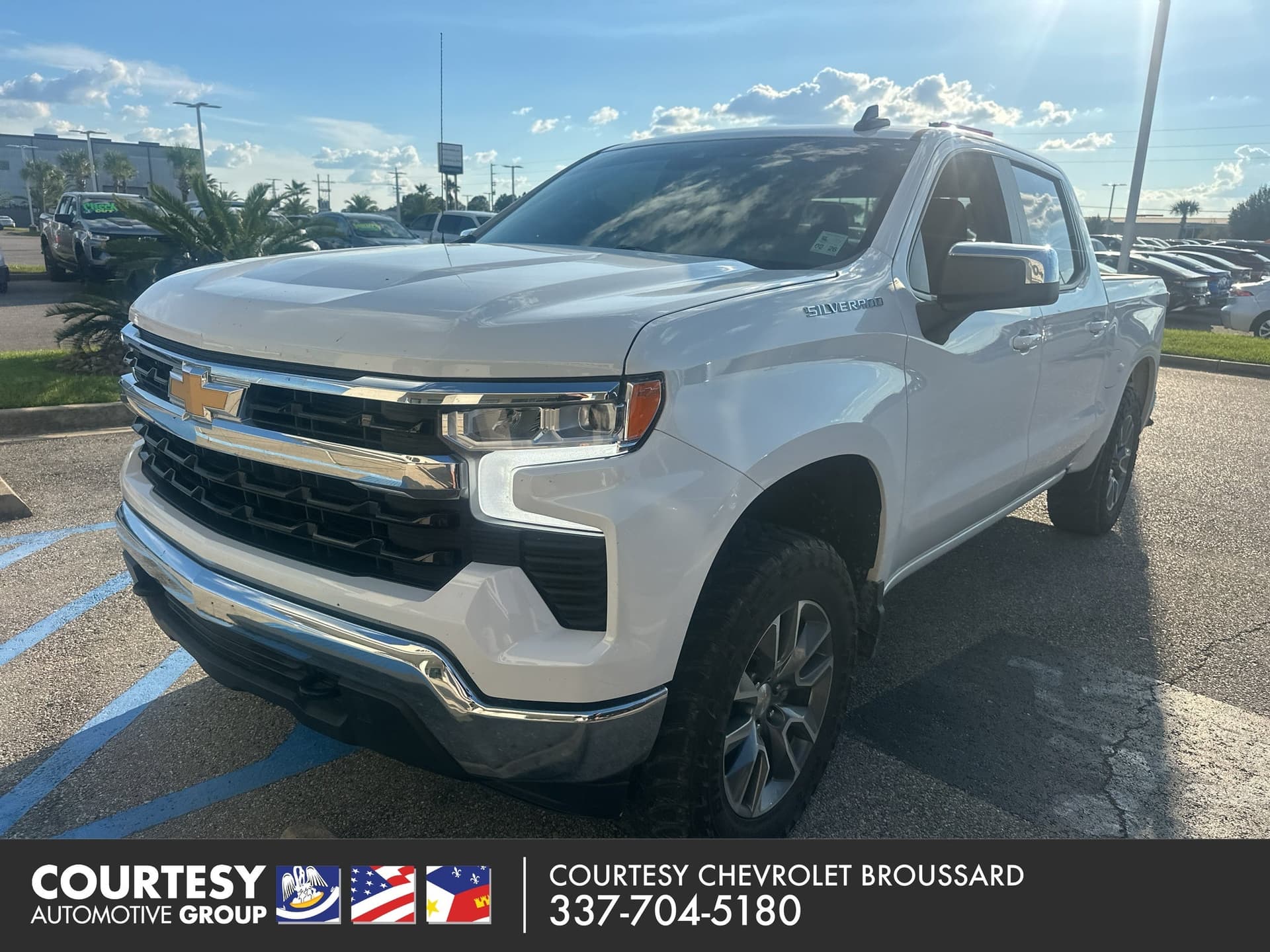 2024 Chevrolet Silverado 1500 LT — photo 1 of 5