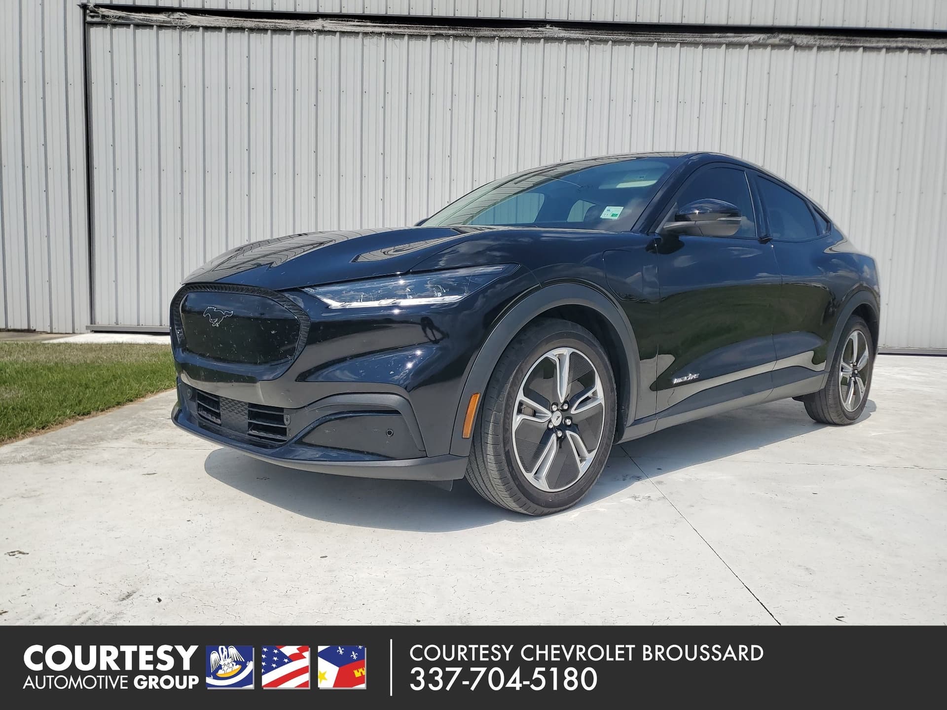 2022 Ford Mustang Mach-E Select — photo 1 of 21