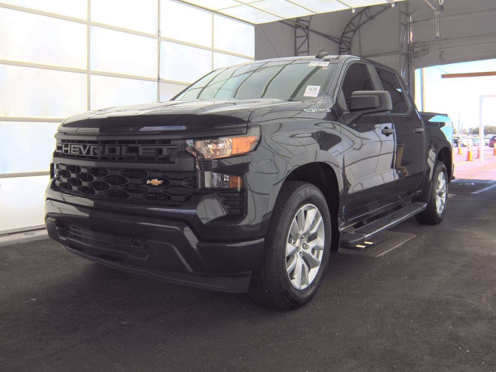 2023 Chevrolet Silverado 1500 Custom — photo 1 of 26