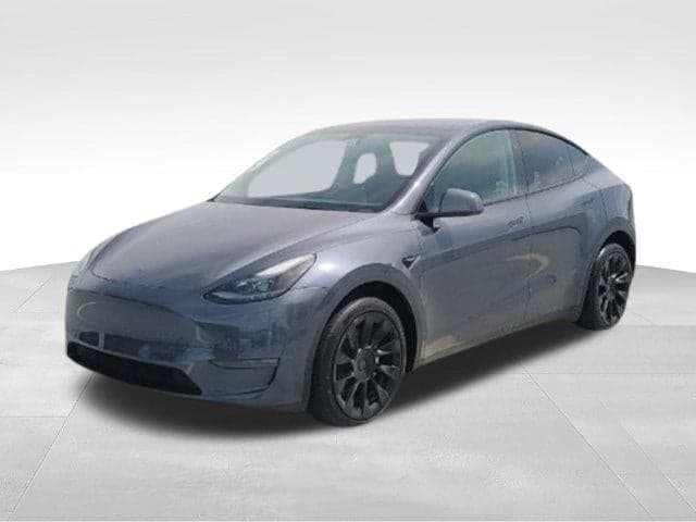 2023 Tesla Model Y Long Range — photo 1 of 38