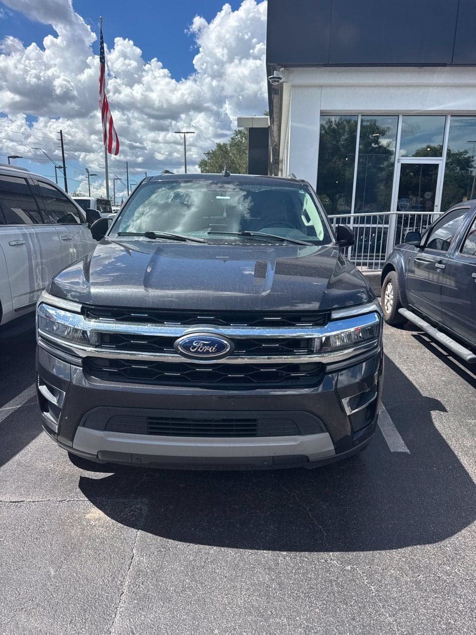 2022 Ford Expedition Limited — photo 1 of 21